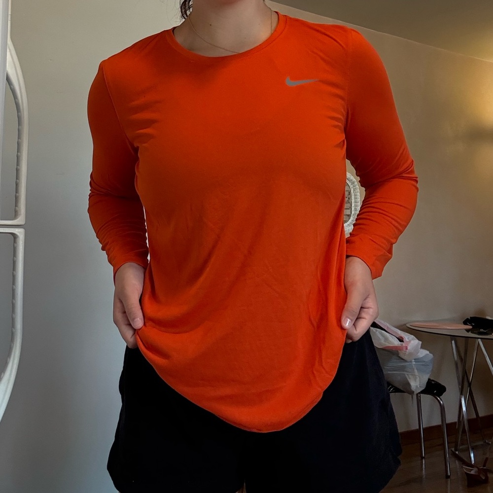 NWT Nike Long Sleeve Tee